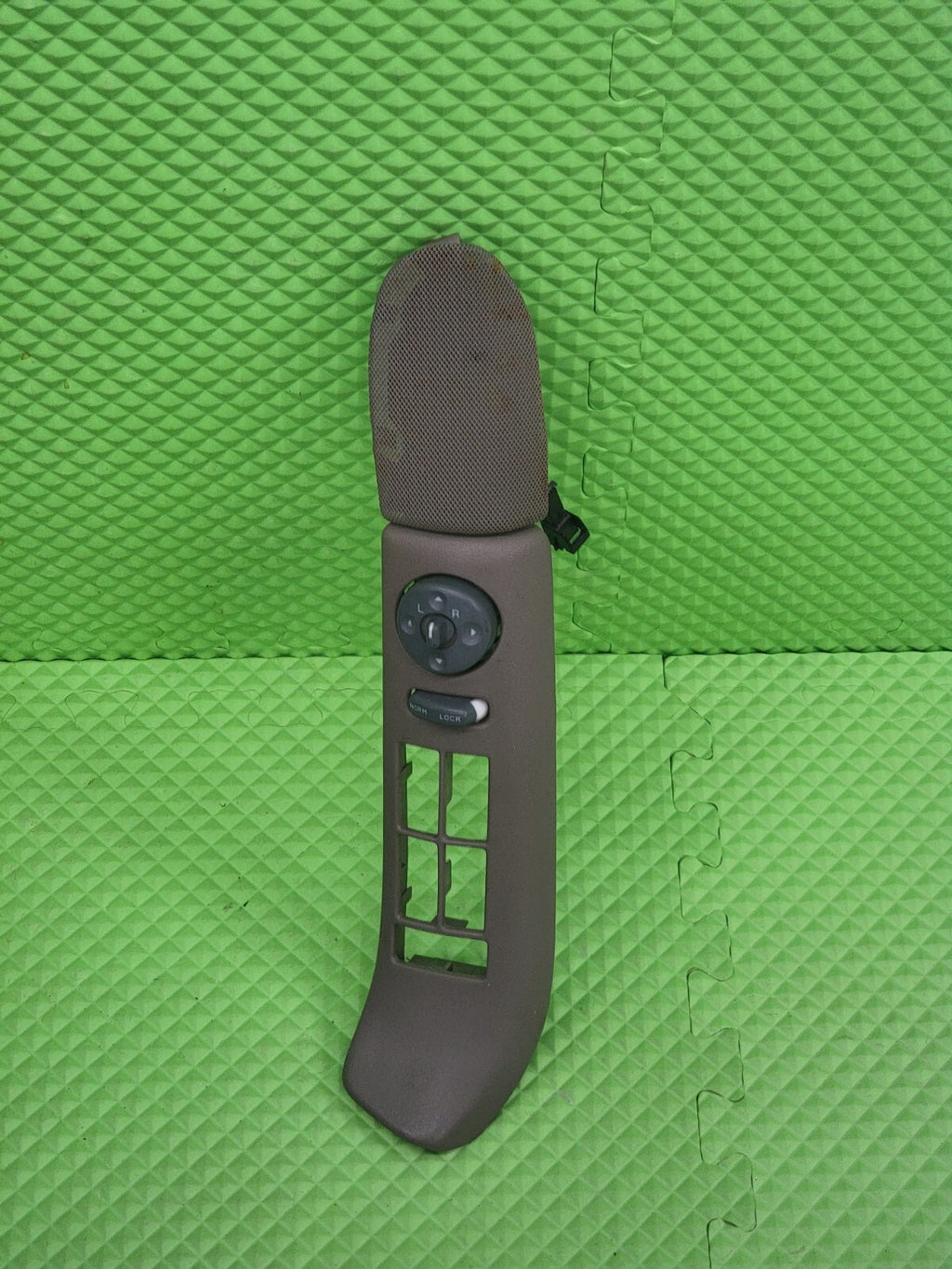 95-99 CHEVY TAHOE SUBURBAN GMC YUKON Driver Master Power Window Switch Tan WS2