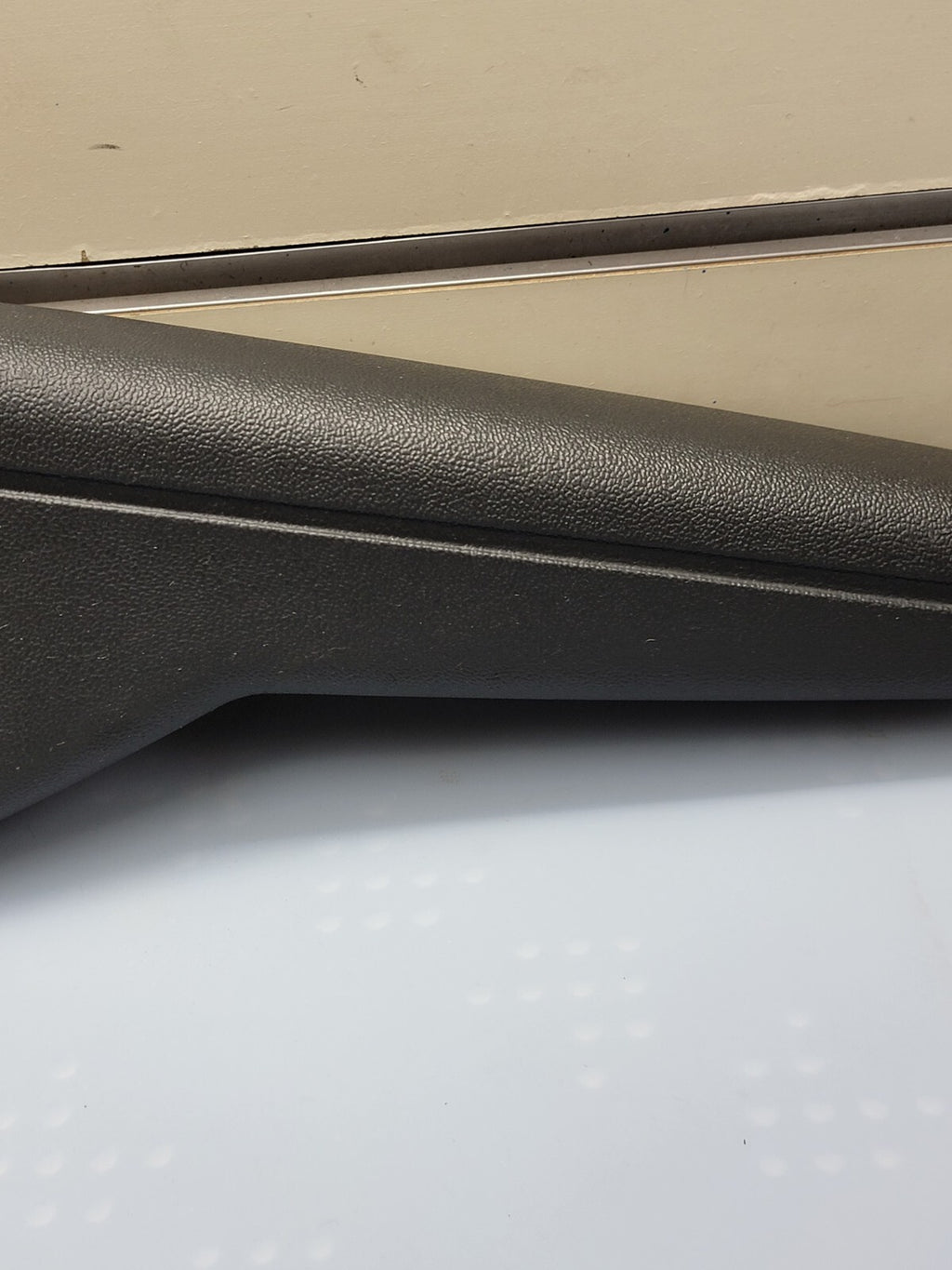 08-11 CARAVAN TOWN & COUNTRY RIGHT PASSENGER SIDE FRONT SEAT ARMREST GRAY