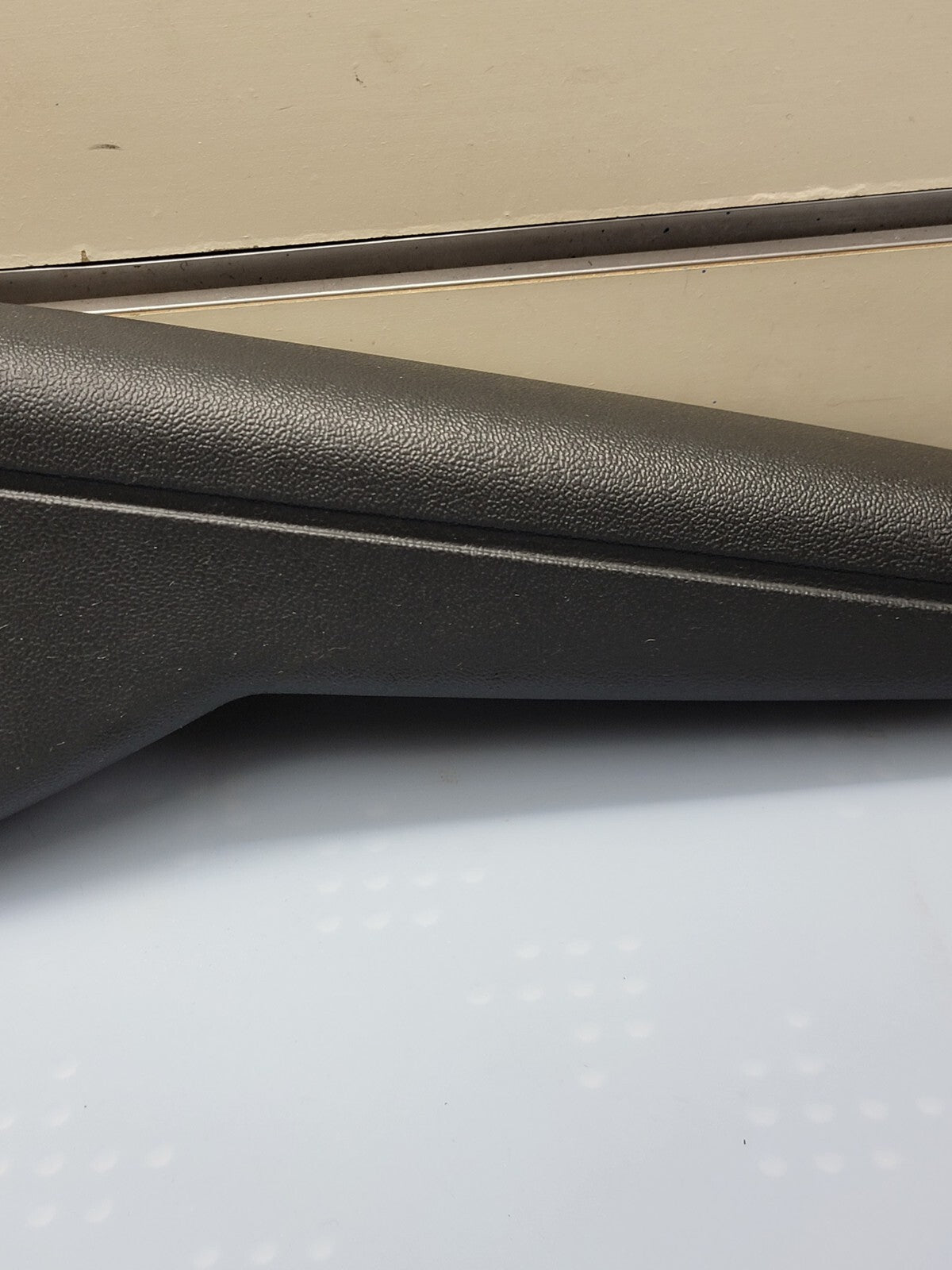 08-11 CARAVAN TOWN & COUNTRY RIGHT PASSENGER SIDE FRONT SEAT ARMREST GRAY