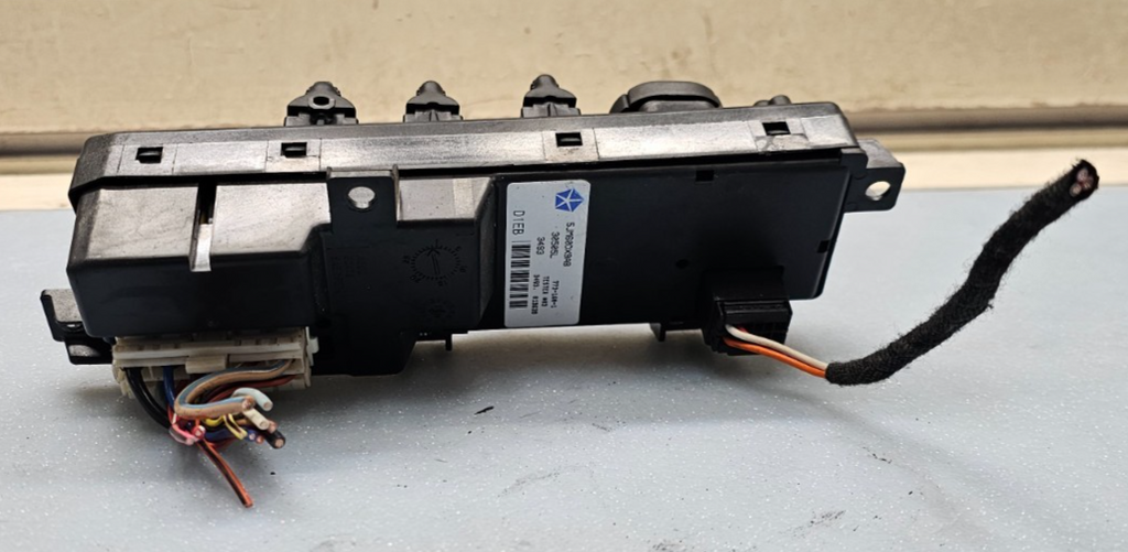 99-04 Grand Cherokee Driver Left Master Door Window Mirror Switch Assembly Black