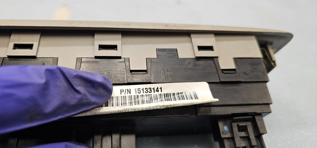 🔥02-05 GMC ENVOY PASSENGER WINDOW SWITCH BEZEL DARK GRAY OEM