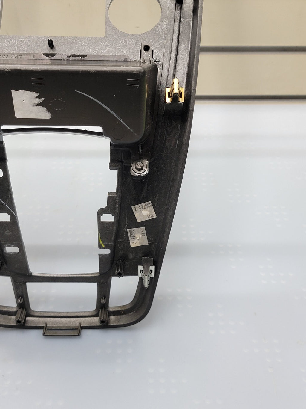 07-09 Chevrolet Equinox Center Dash Radio Climate Bezel Surround Trim silver