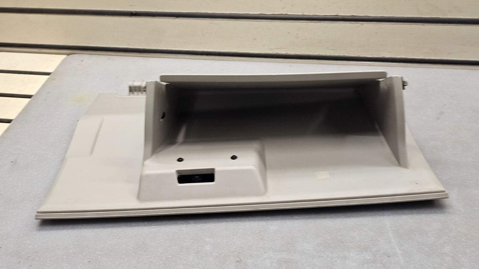 🔥11-18 GRAND CARAVAN TOWN COUNTRY DASH GLOVE BOX STORAGE COMPARTMEN LID LT TAN