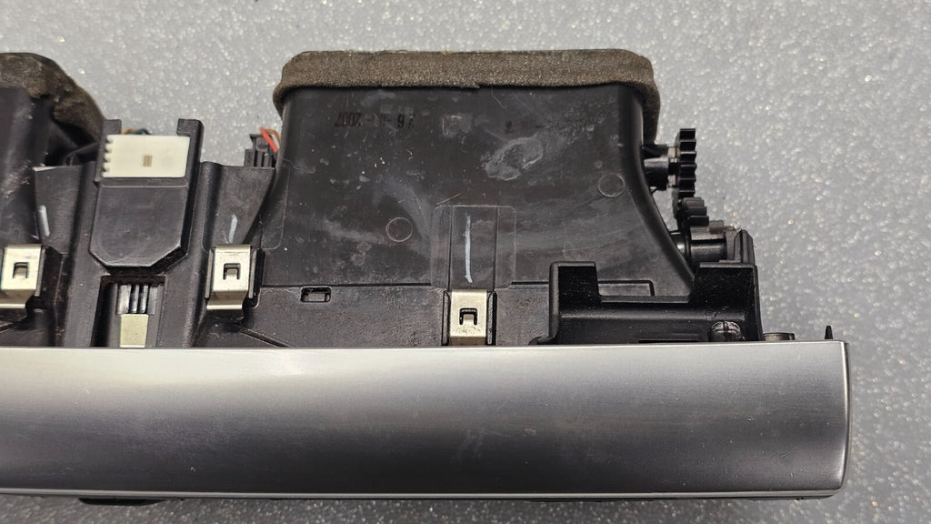 07-13 BMW X5 Center Dash Air Vent Heater Filter Conditioner Bezel Assembly Black