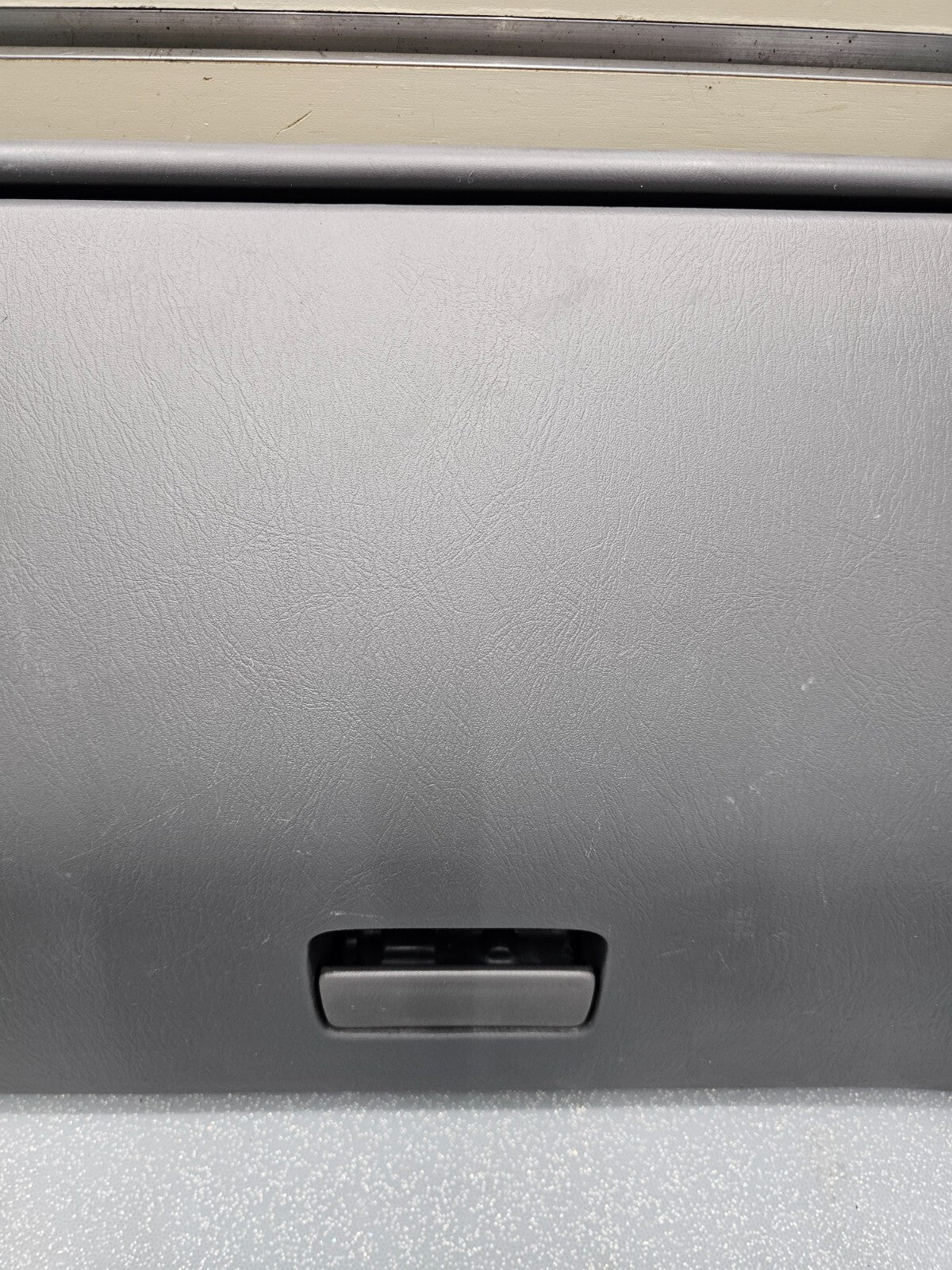 🔥98-01 FRONTIER XTERRA LOWER DASH GLOVE BOX STORAGE COMPARTMENT ASSEMBLY GRAY