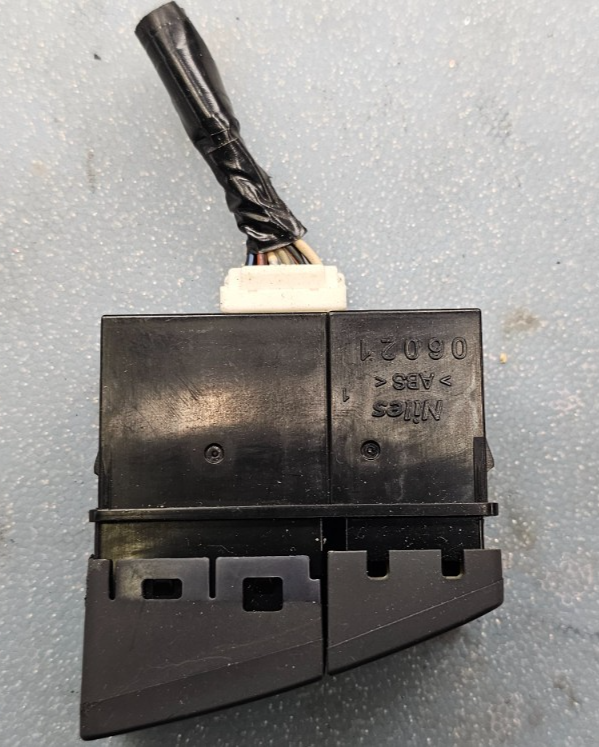 🔥10-17 Suzuki Swift Flasher Hazard Relay Warning Light Switch Assembly Black