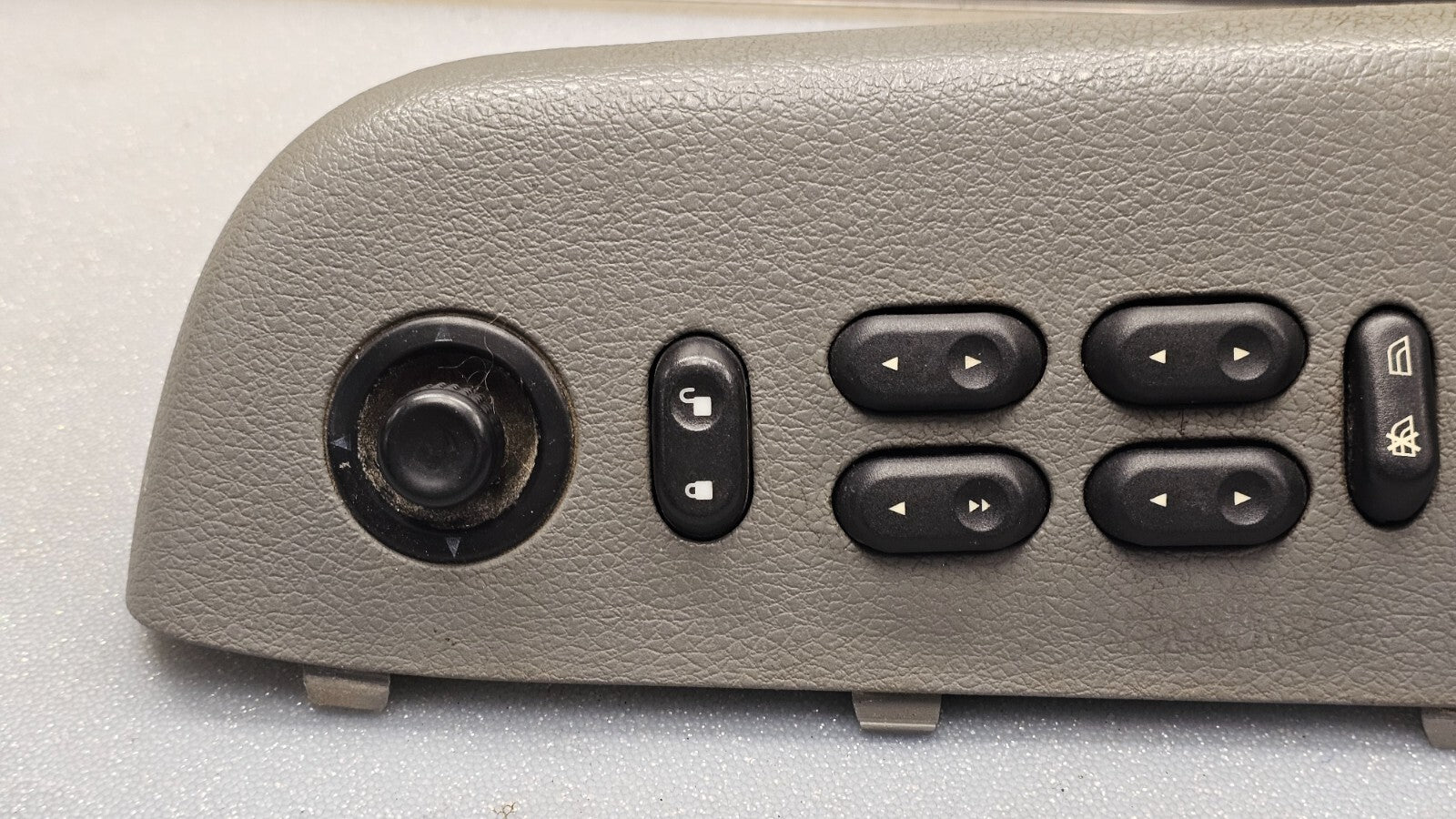 🔥04-08 Ford F150 Left Driver Master Door Window Power Switch Control Gray WS24