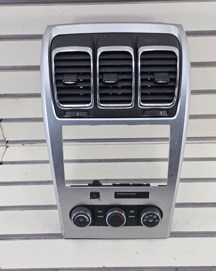 🔥07-12 GMC Acadia Center Dash Radio Bezel Climate Control Trim Panel Silver OEM
