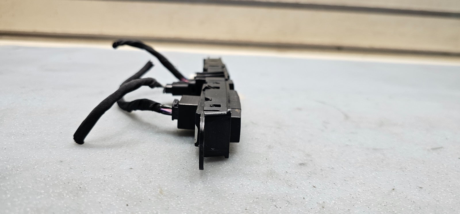 🔥06-24 Acadia Savana Sierra Hazard Light Control Switch Restraint Module PANEL