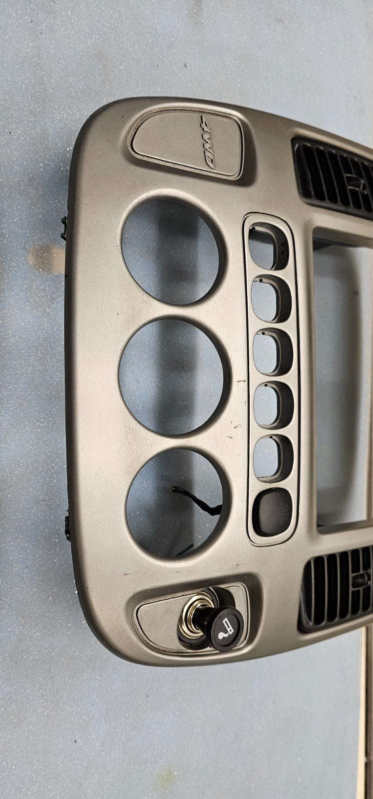 🔥01-07 ESCAPE CENTER DASH RADIO STEREO A/C CLIMATE TRIM BEZEL PANEL SILVER 