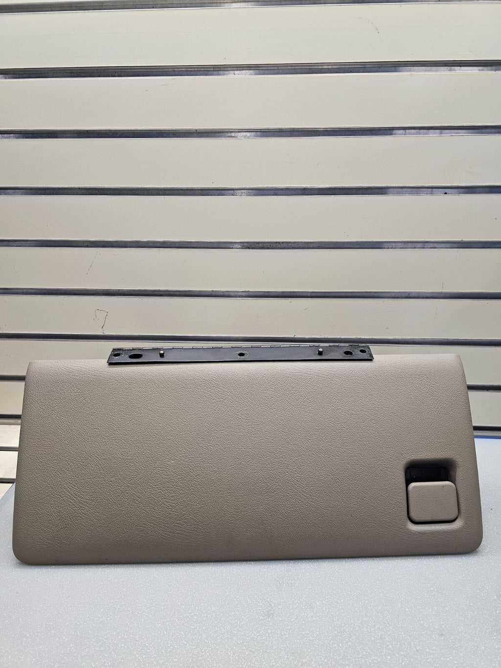 🔥99-06 Chevy SILVERADO SIERRA Dash GLOVE BOX Storage Compartment Door TAN G3