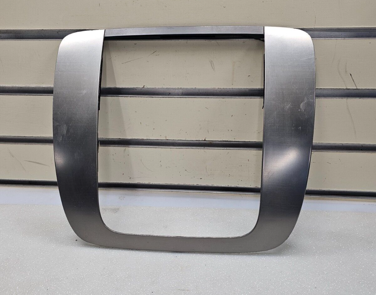 🔥07-13 SILVERADO TAHOE YUKON FRONT CENTER DASH RADIO BEZEL TRIM ASSEMBLY SILVER