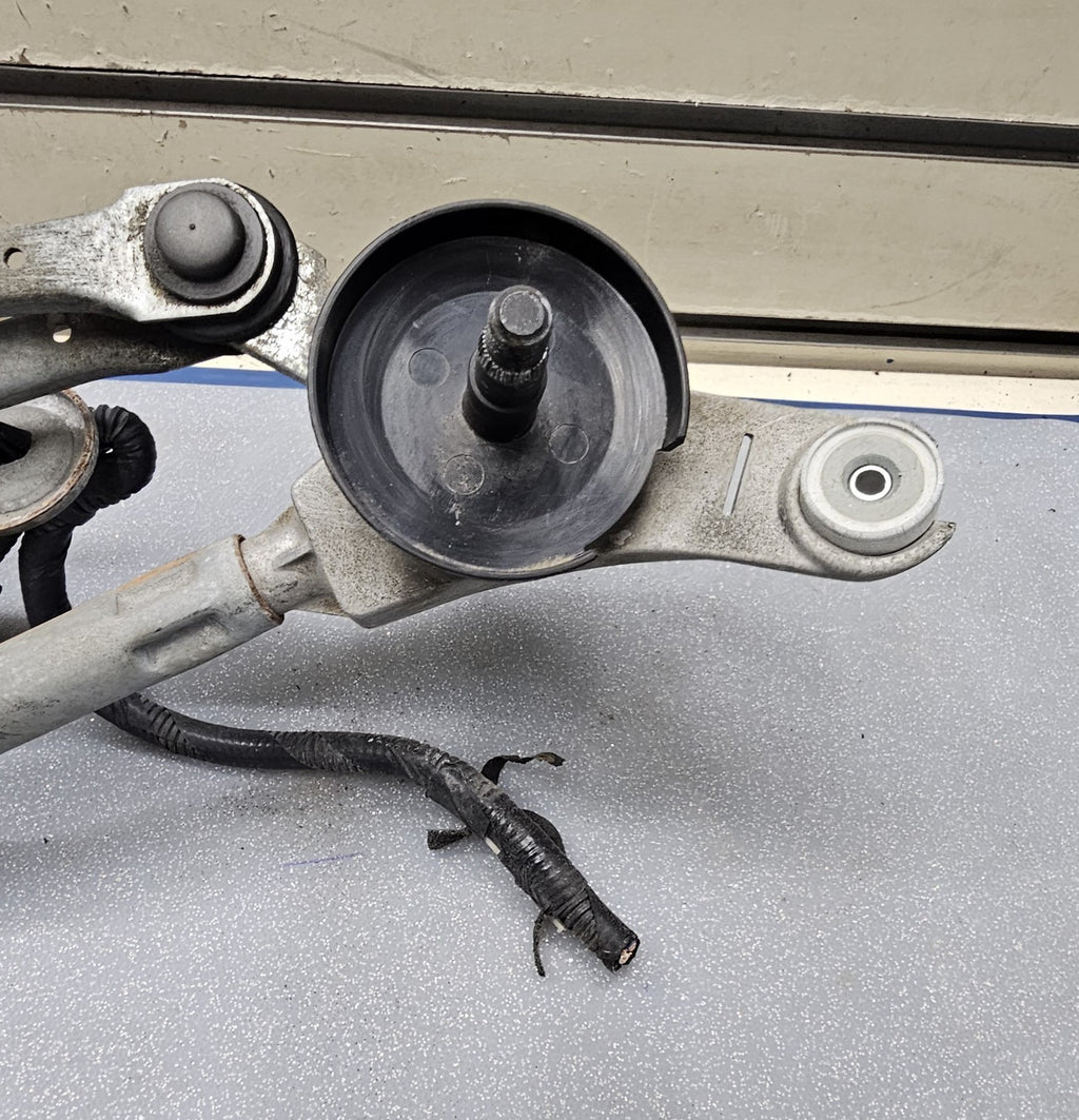 🔥2011-2017 NISSAN JUKE  Windshield Wiper Motor w/Linkage