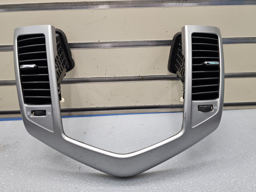 🔥11-15 Cruze Dash Center AM FM Radio Stereo Display Bezel Trim Panel Silver