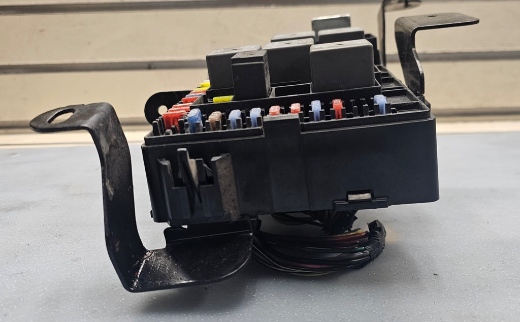 🔥2005 - 2007 FORD F250 / F350 SUPERDUTY FUSE JUNCTION RELAY MODULE  BOX