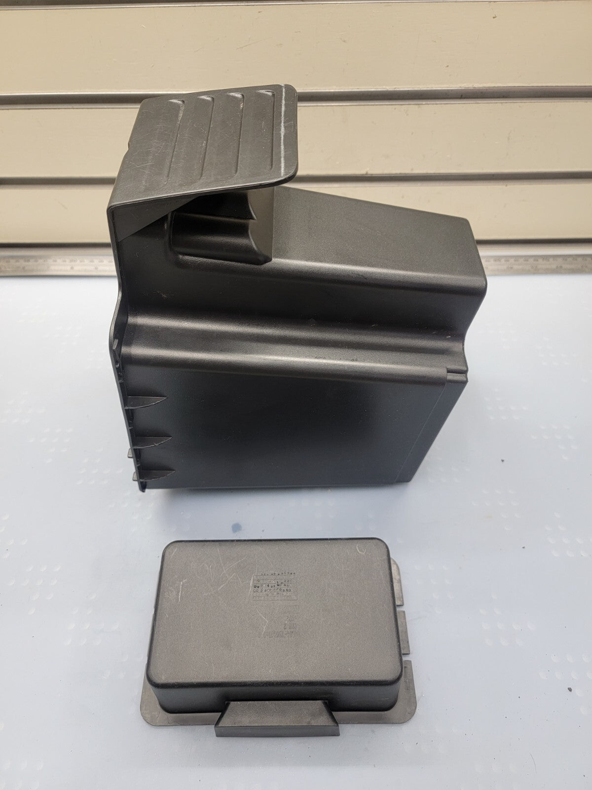 08-12 FORD ESCAPE/MERCURY MARINER CENTER CONSOLE STORAGE BIN BOX CUBBY OEM/FE