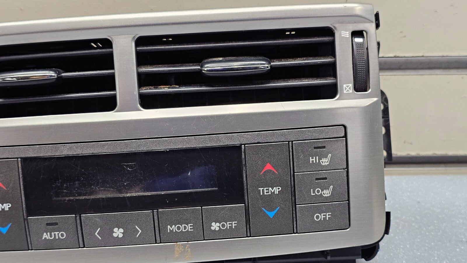13-15 Lexus LX570 2nd Row Console Heater Climate Temperature Control Trim Panel