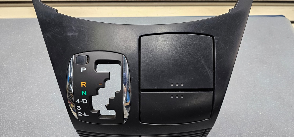 🔥04-10 TOYOTA SIENNA Center Console Gear Shifter Shift Bezel Cup Holder Black