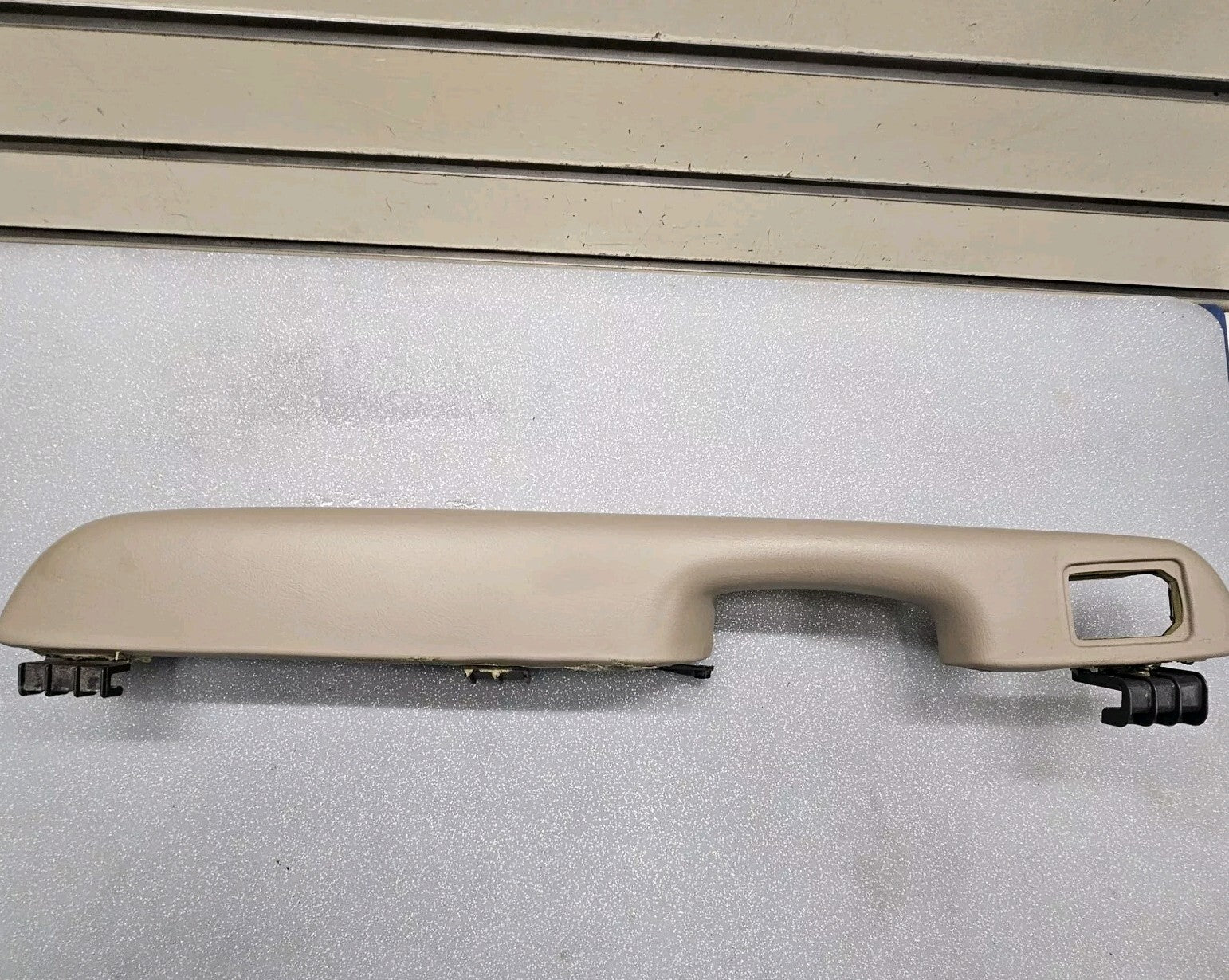 🔥99-06 Chevrolet GMC Silverado Tahoe Rear Right Door Armrest Handle Tan H3