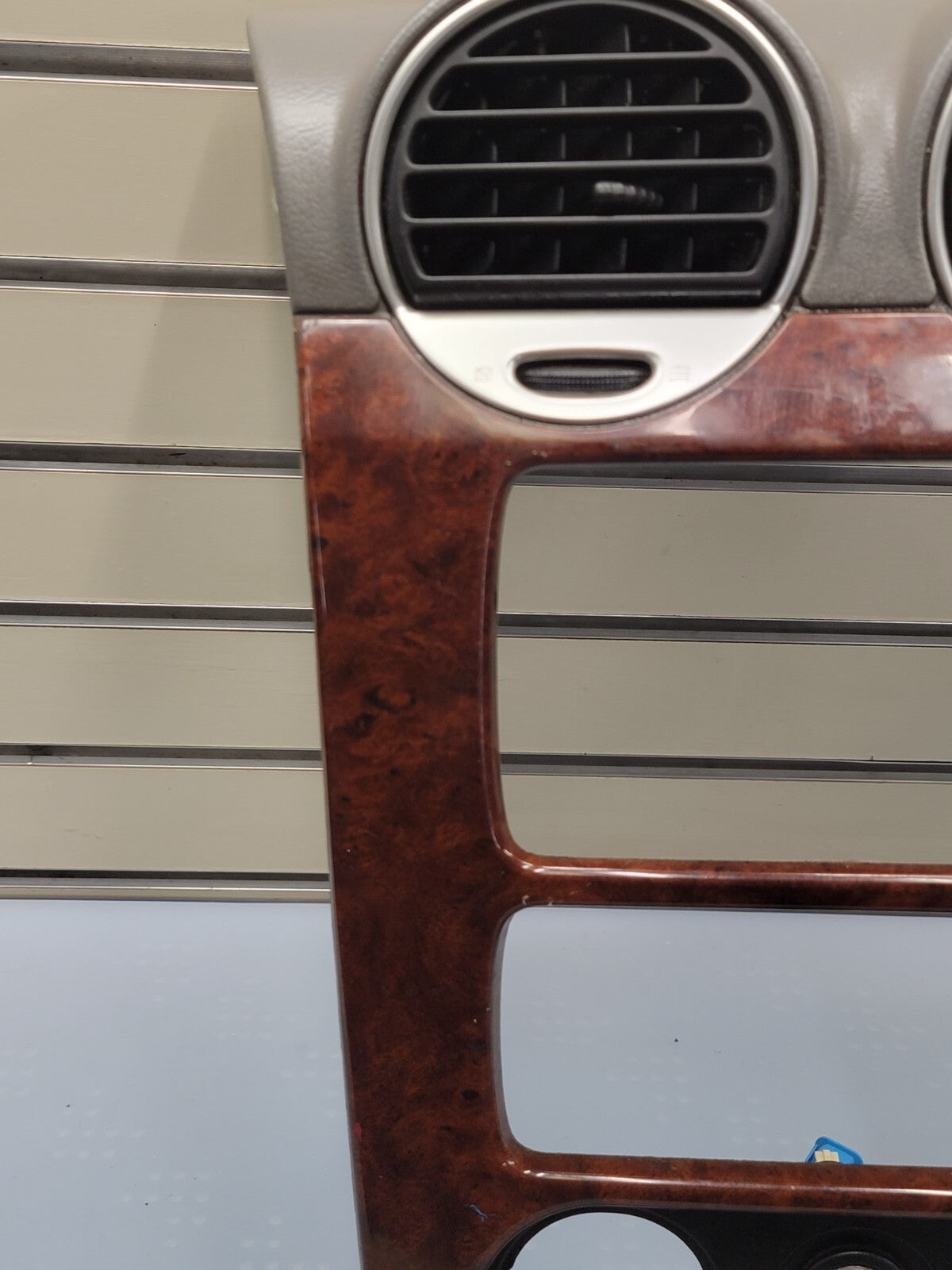 🔥03 - 08 GMC ENVOY XL WOODGRAIN FRONT UPPER RADIO DASH VENT BEZEL TRIM B45