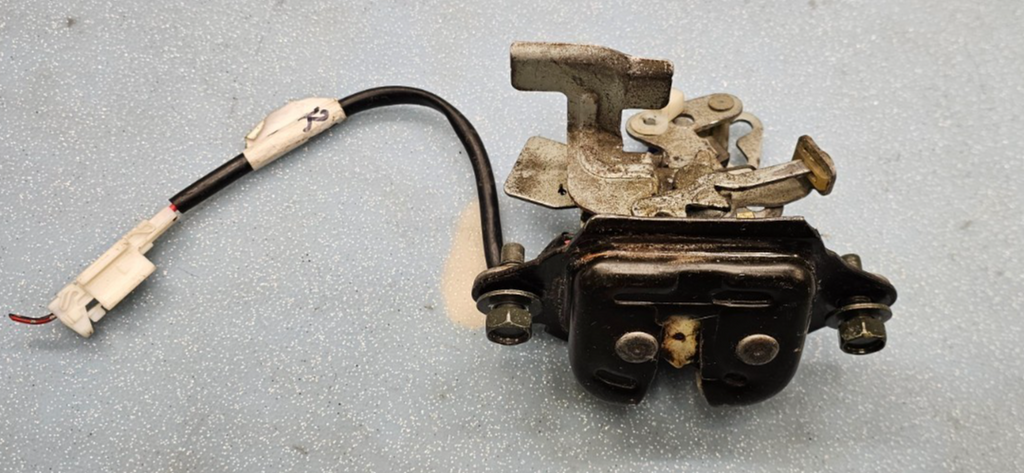 🔥97-04 Nissan Pathfinder QX4 SUV Rear Trunk Latch Tail Gate Door Lock Assembly