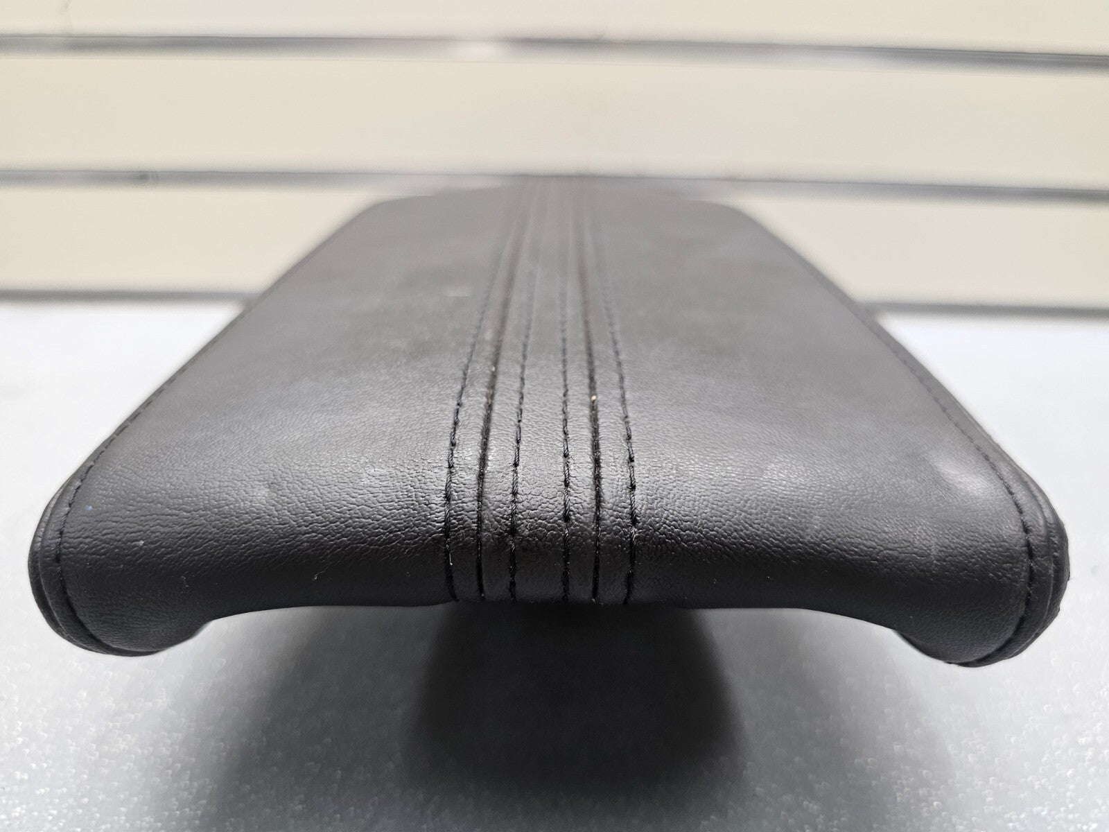10-12 Lincoln MKZ Center Console Lid Armrest Top Storage Leather Assembly Black