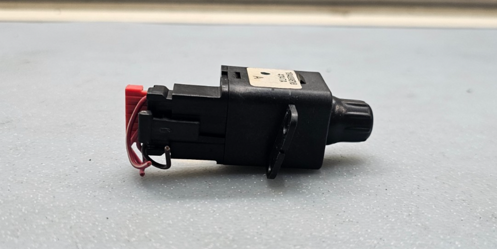 🔥04-08 GRAND PRIX DASH INSTRUMENT PANEL DIMMER LIGHT SWITCH CONTROL BLACK