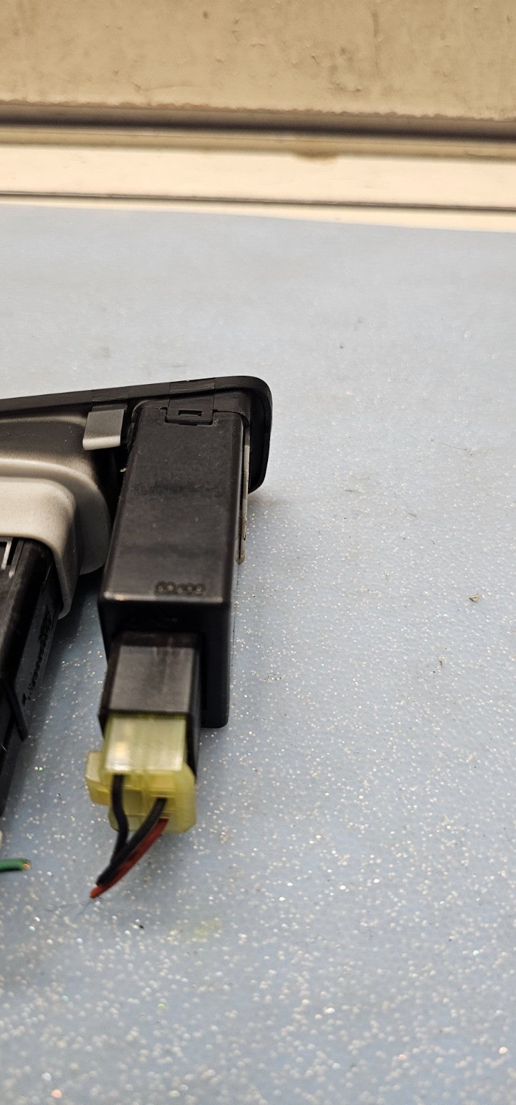 🔥2004-2010 KIA Sportage Control Switch Lock Switch Button OEM