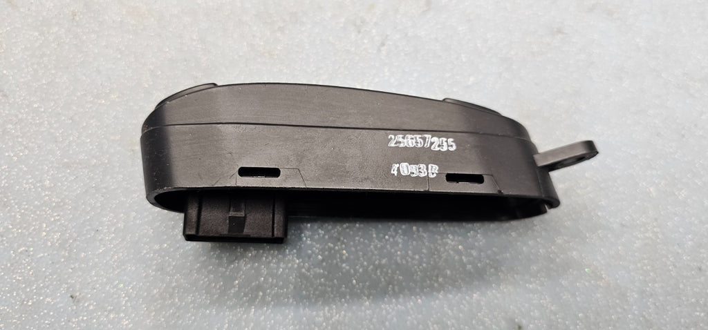 🔥00-05 LESABRE INSTRUMENT CLUSTER SPEEDOMETER TRIP RESET ENG MET SWITCH BLACK