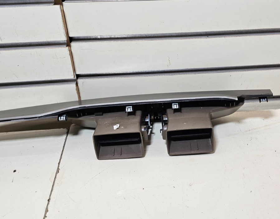 🔥09-14 Volkswagen Routan Dash Front Center Trim Bezel Panel Air Vent Silver OEM