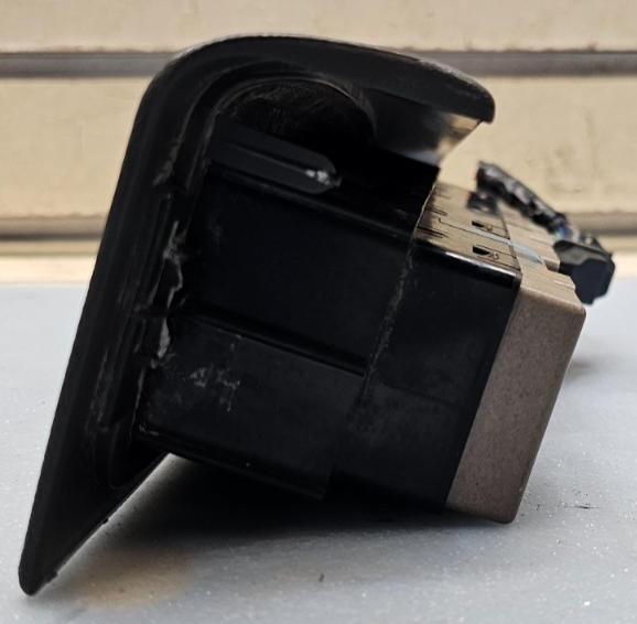 03-06 Silverado Sierra Power Left Driver Master Window Switch Assembly Black WS4
