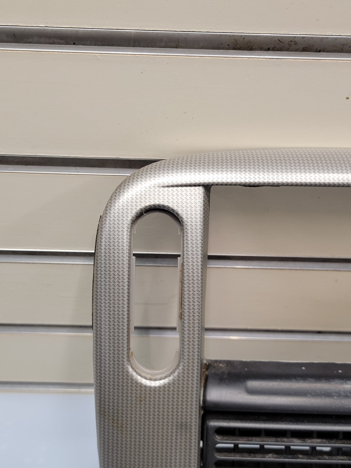 02-05 FORD EXPLORER RADIO AUDIO CLIMATE TEMPERATURE CONTROL BEZEL TRIM silver
