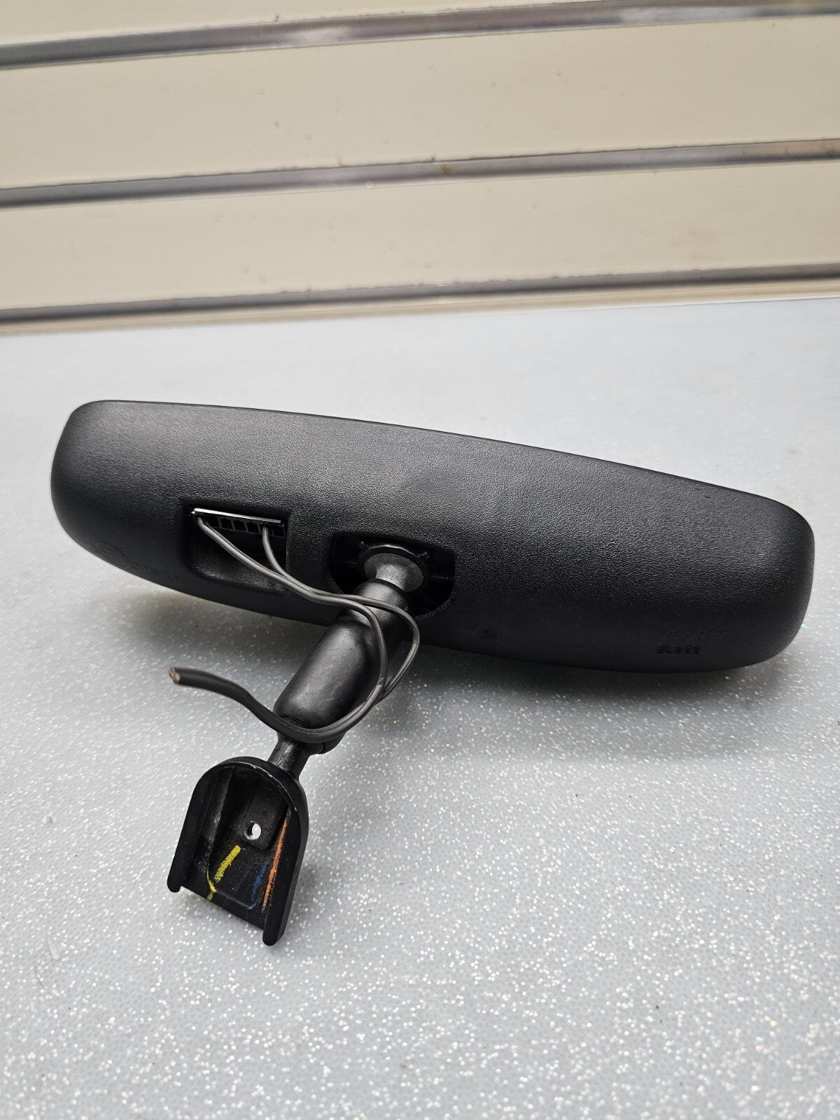 03-08 TOYOTA COROLLA/ PONTIAC VIBE REAR VIEW MIRROR OEM/TC