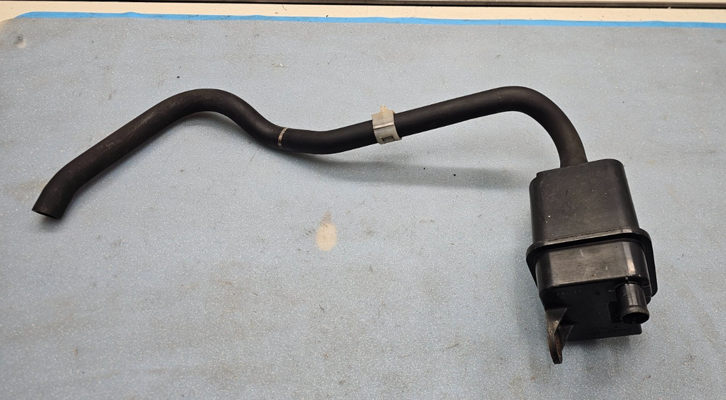 🔥98-02 ACCORD 4 CYLINDER FUEL VAPOR CHARCOAL EVAP EMMISION CANISTER ASSEMBLY