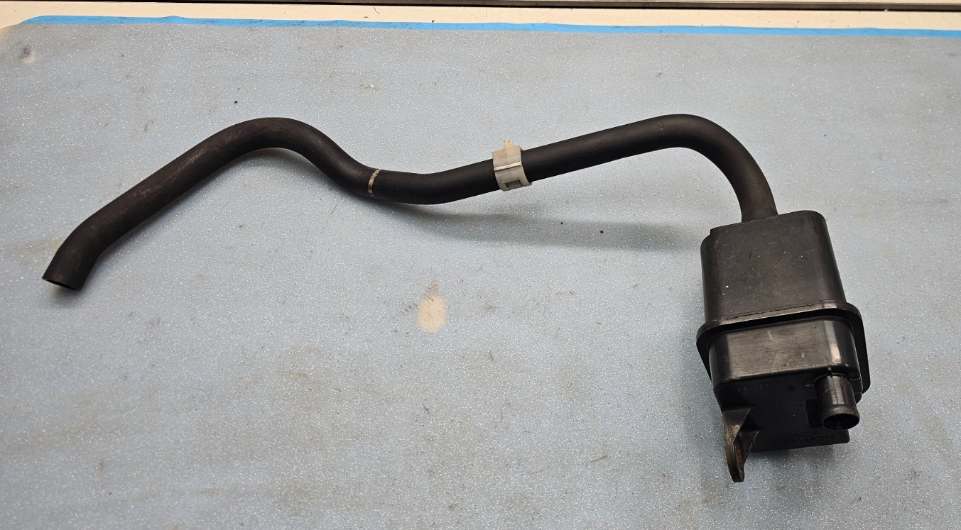 🔥98-02 ACCORD 4 CYLINDER FUEL VAPOR CHARCOAL EVAP EMMISION CANISTER ASSEMBLY