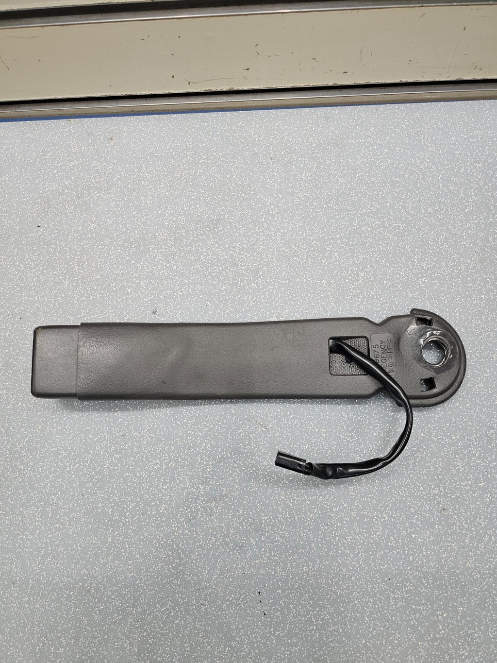 03-06 Escalade Chevy Silverado Tahoe Yukon Front LEFT RIGHT Seat Belt Buckle OEM