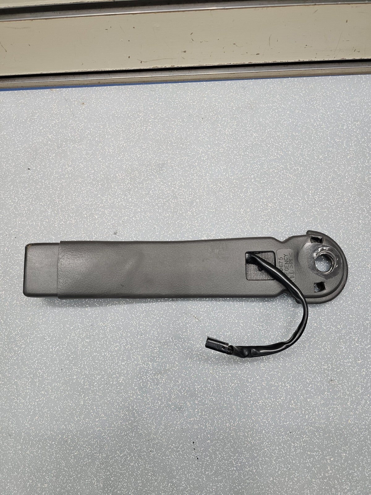 03-06 Escalade Chevy Silverado Tahoe Yukon Front LEFT RIGHT Seat Belt Buckle OEM