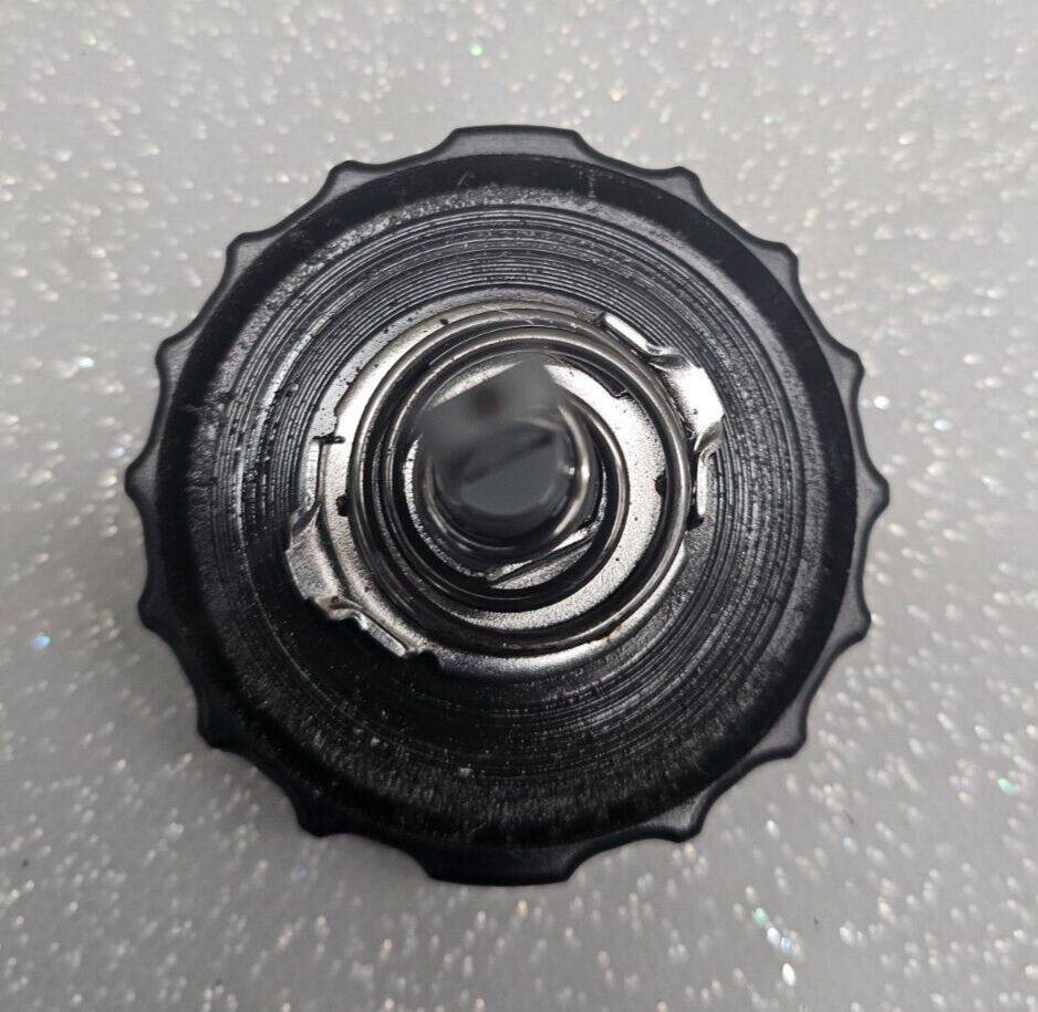 🔥01-10 Chrysler PT Cruiser Power Steering Oil Fluid Filler Cover Cap Reservoir