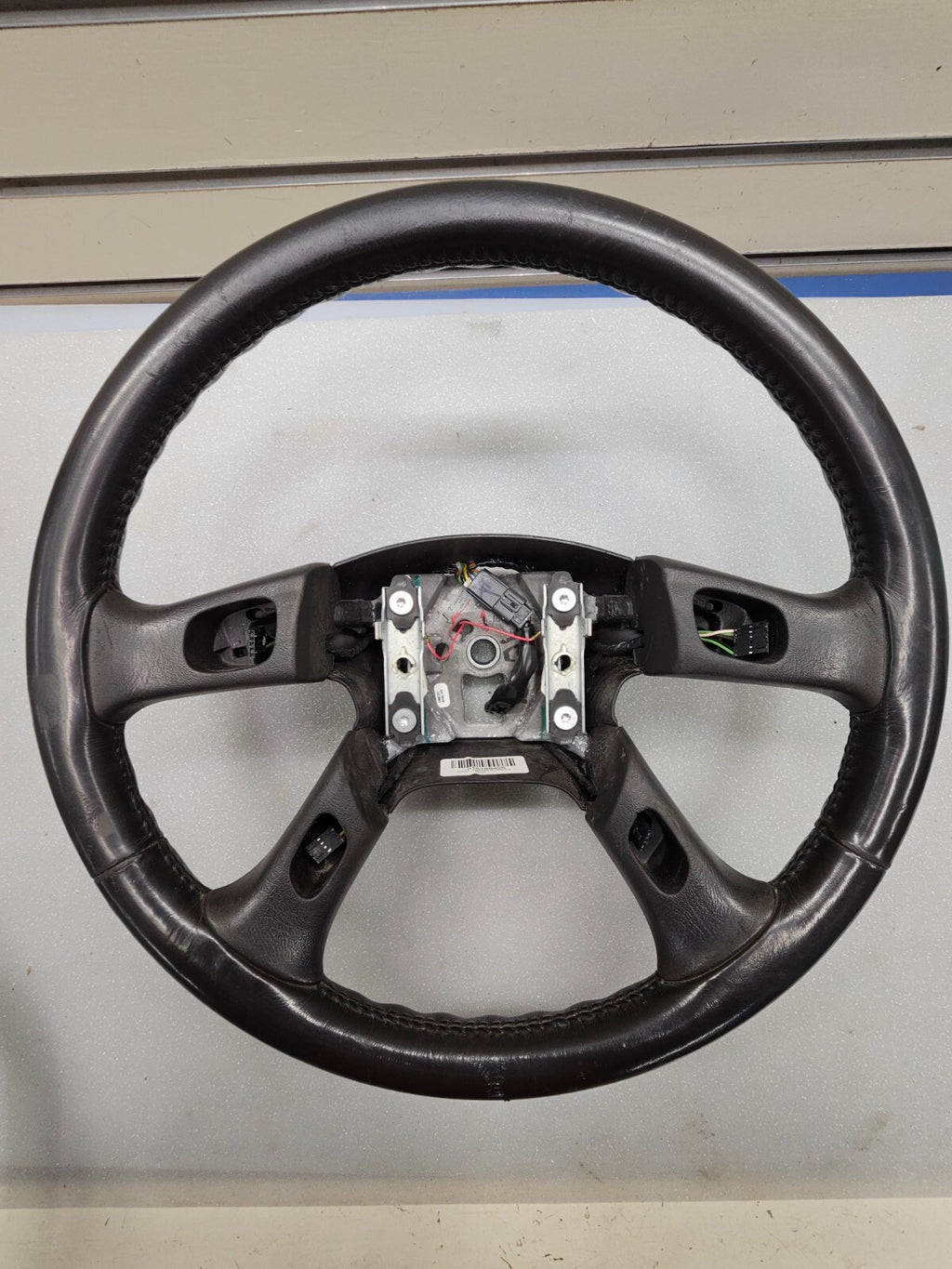 02-09 Trailblazer Envoy03-06 SILVERADO SIERRA YUKON STEERING WHEEL LEATHER BLACK