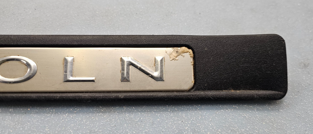 🔥2003-2011 Lincoln Town Car OEM Genuine Interior Trim Door Sill Plate