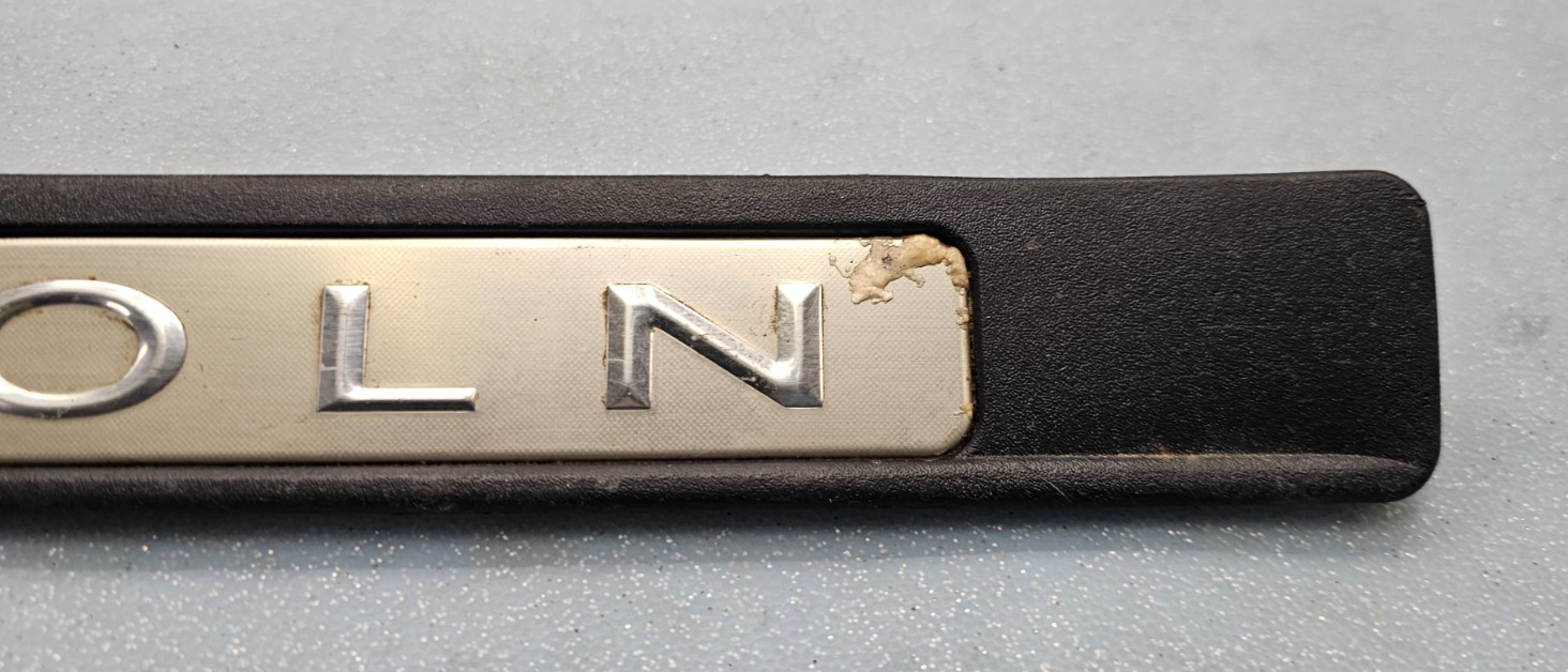 🔥2003-2011 Lincoln Town Car OEM Genuine Interior Trim Door Sill Plate