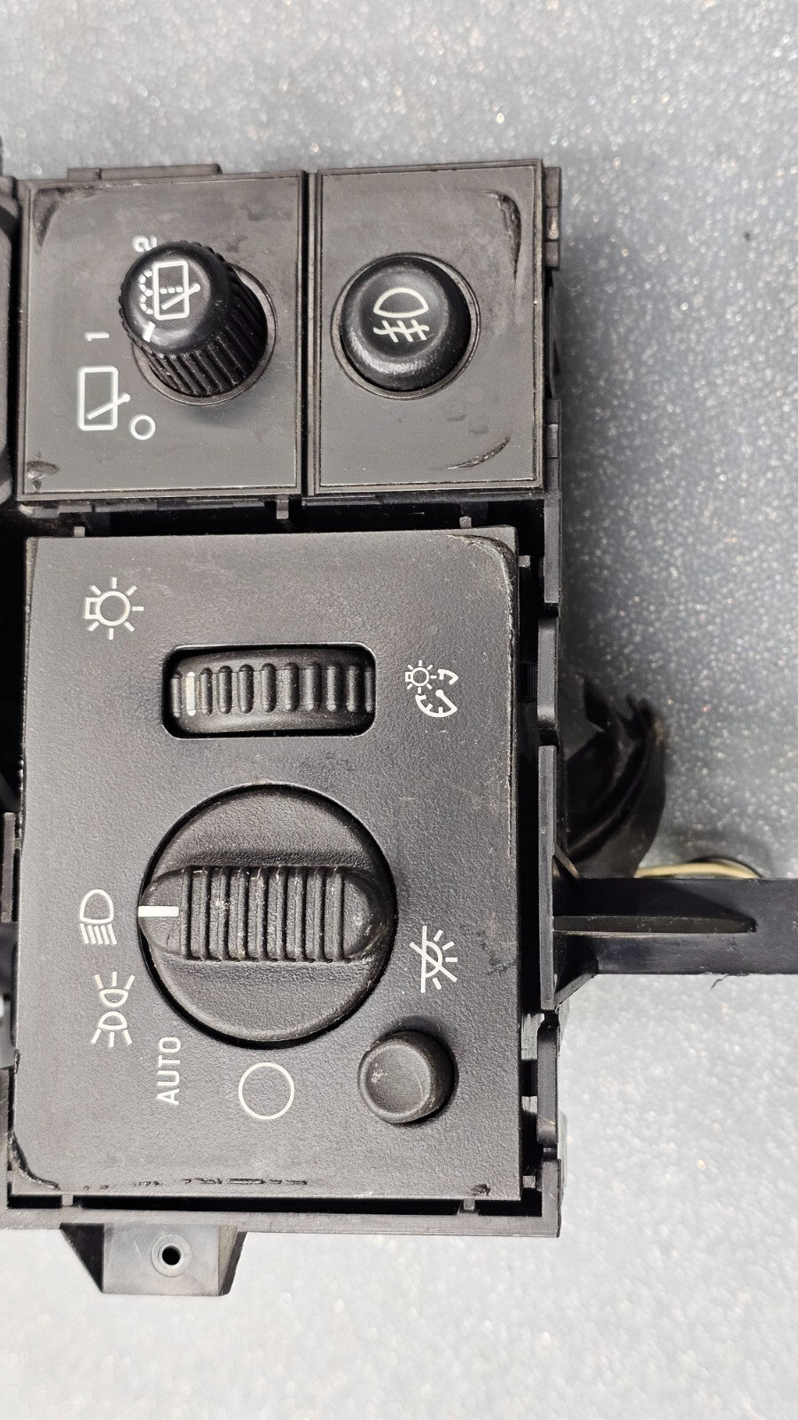 🔥99-06 Chevy Silverado Sierra Headlight Switch left Driver Air Vent Black HS19