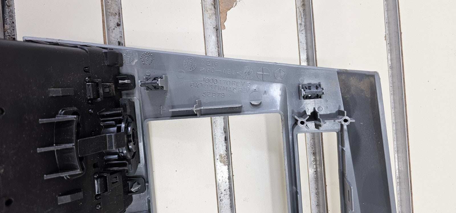 🔥07-10 Chrysler Sebring Center Dash Radio Bezel Surround Trim Panel SILVER OEM