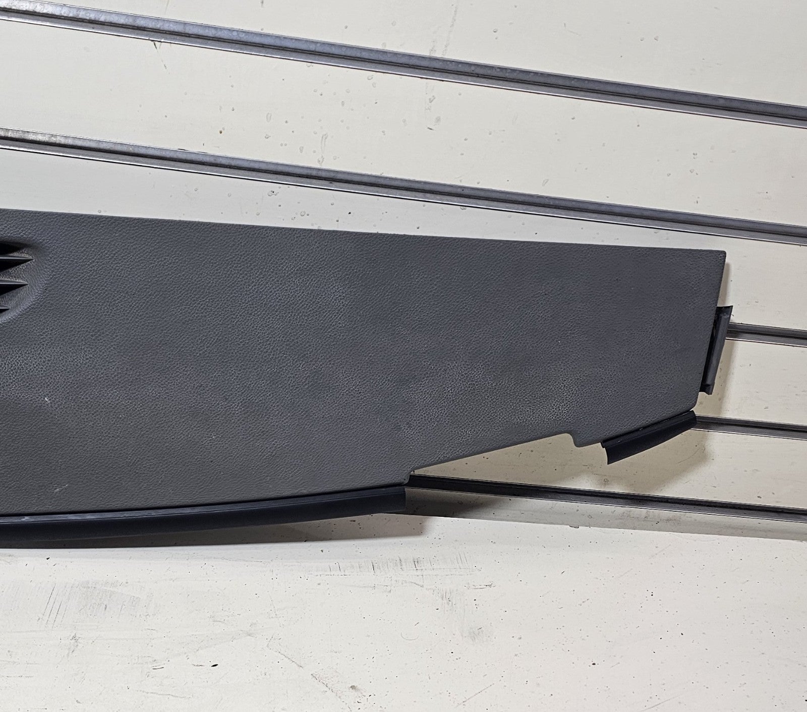 07-13Chevy SILVERADO GMC SIERRA Windshield DEFROSTER Dash Center Panel Cowl GRAY