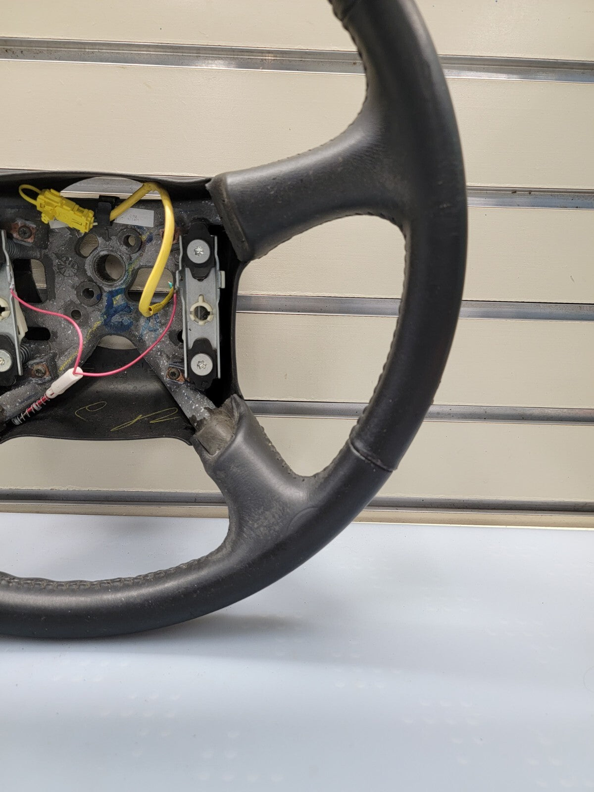 99-02 Chevy Silverado Tahoe Suburban Blazer SONOMA Steering Wheel Leather black