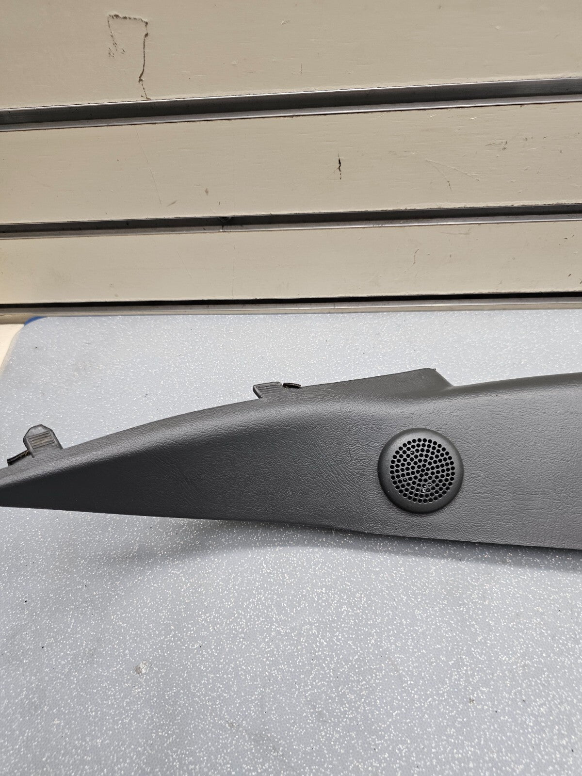 99-06 SILVERADO SIERRA Roof Molding A PILLAR Trim LEFT Driver Speak DARKGRAY p3
