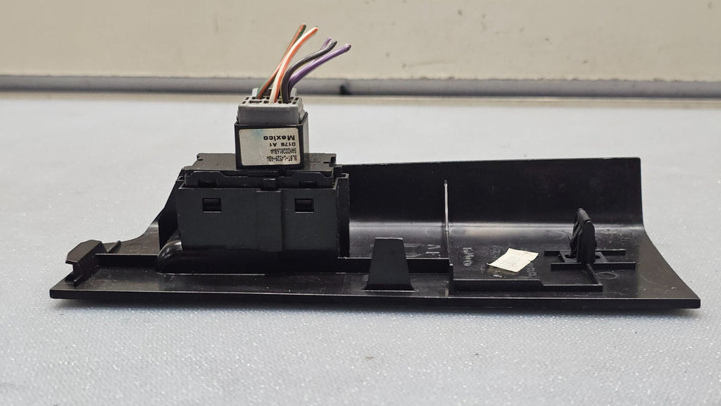 08-12 Escape Focus Front Right Passenger Door Power Window Switch Assembly Black