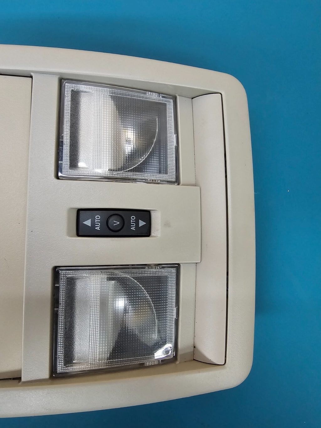 05-07 Dodge Charger 13-18 Challenger Overhead Console Dome Map Light Storage Tan
