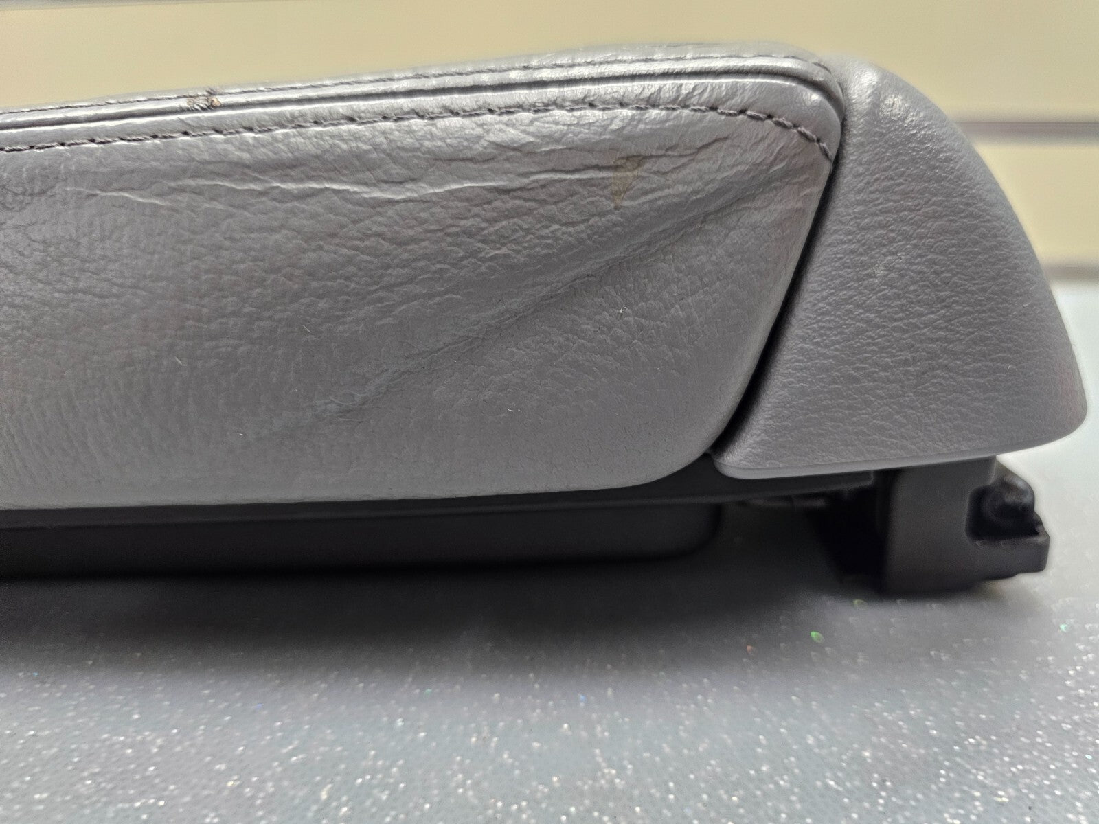 03-07 Honda ACCORD Acura TSX Center Console Armrest Storage Lid Leather Gray L22