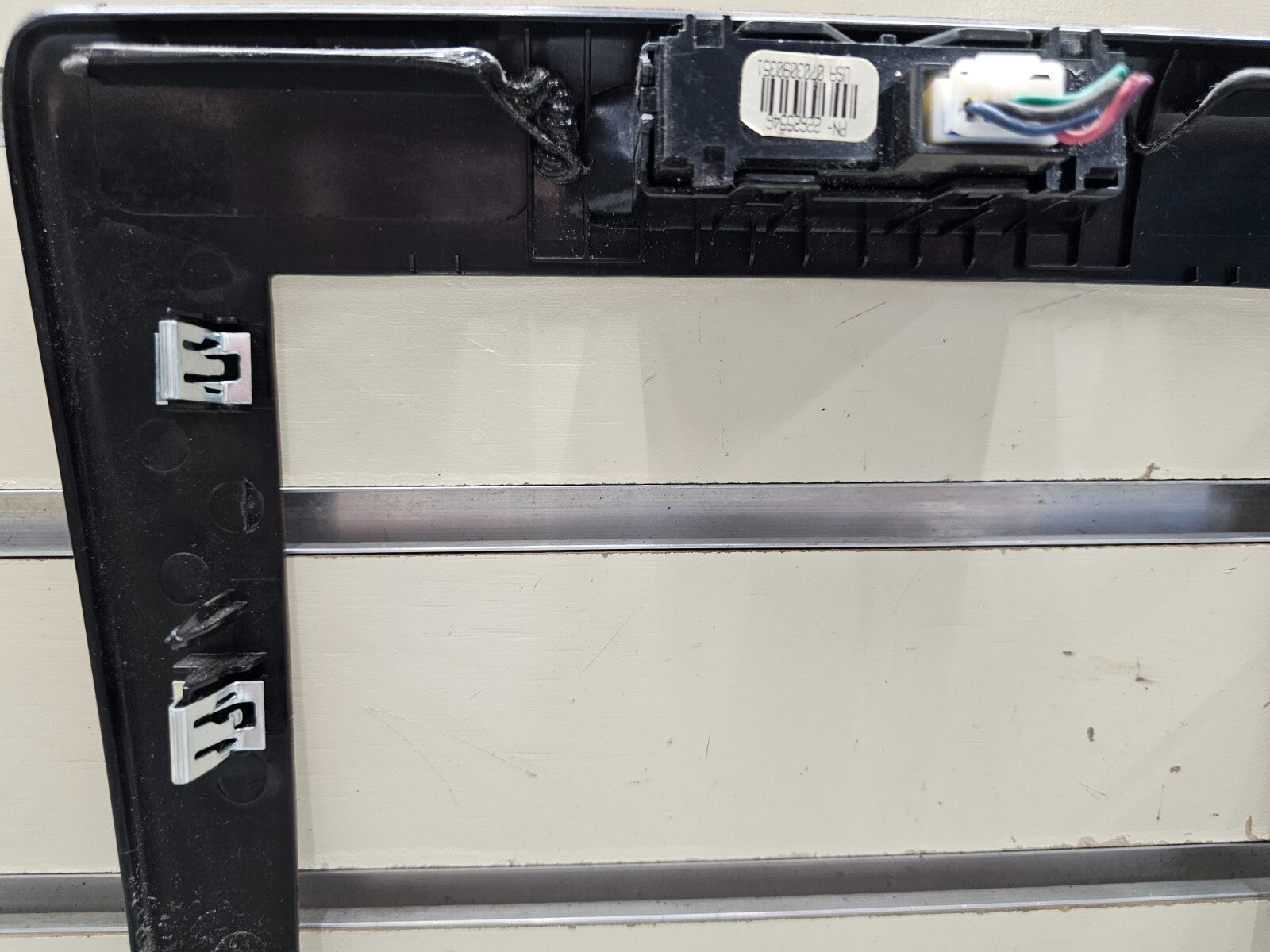 06-13 Chevy Impala Center Dash AM FM Radio Stereo Trim Panel Bezel Woodgrain OEM